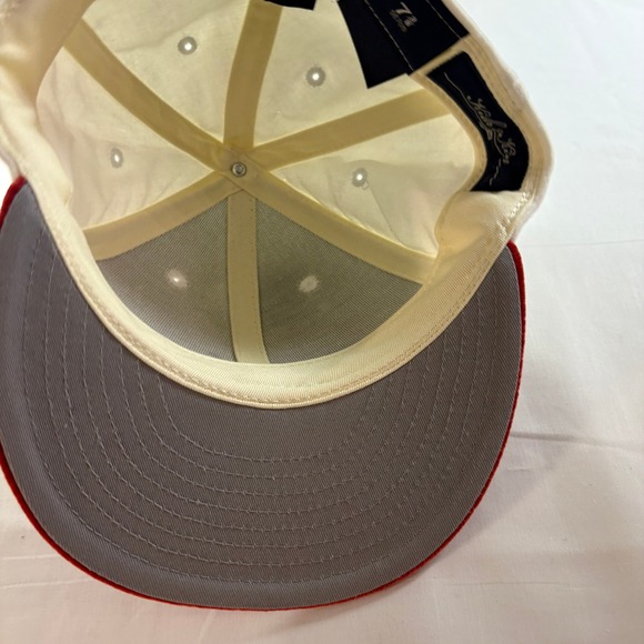 Kith New Era 59FIFTY Fitted Hat White Burgundy Velvet Script Logo Size 7 3/8 - Picture 5 of 5